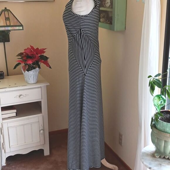 Everly Grey Striped Maxi Dress - Picture 4 of 9